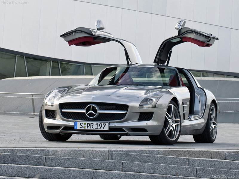 Mercedes-Benz-SLS_AMG_2011_800x600_wallpaper_05.jpg